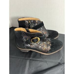 Halsa Booties Miranda Women's Size 9